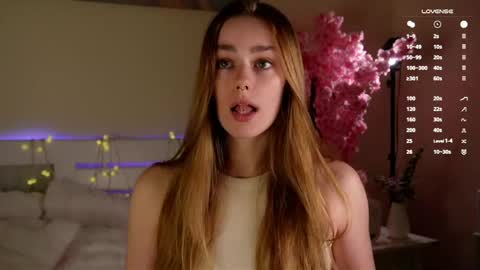 Tessa online show from 04-18-26, 01:15