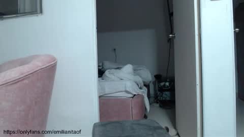 Snapshot of emilianita chatting on 10-30-25, 03:41 emilianita online show from 10-30-25, 03:41