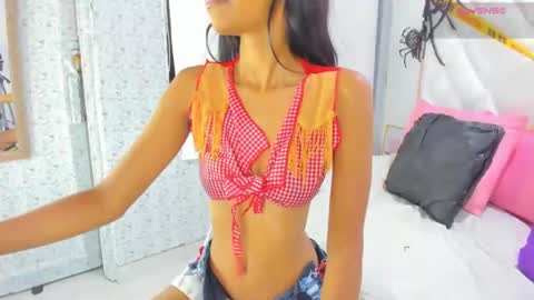 Snapshot of emilibonnie chatting on 10-23-25, 02:22 emilibonnie online show from 10-23-25, 02:22