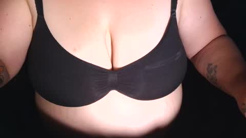 Snapshot of emiliefoxx chatting on 07-15-26, 02:28 emilie foxx online show from 07-15-26, 02:28