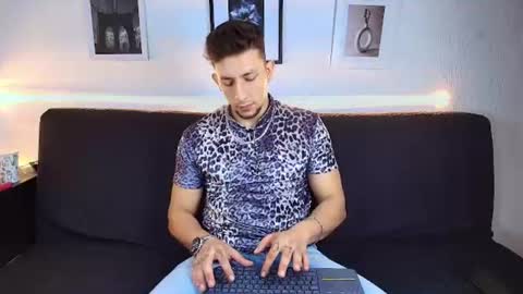 Snapshot of emiliocum_24 chatting on 07-01-26, 04:58 EMILIOCUM online show from 07-01-26, 04:58