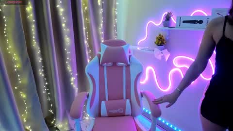 Emiliya online show from 03-06-25, 02:30