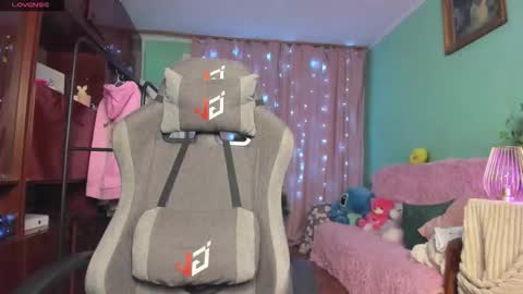 Emiliya online show from 11-25-25, 02:11