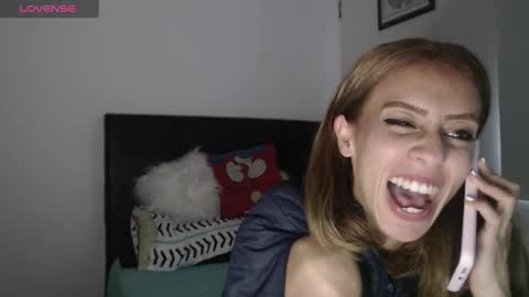 Snapshot of emilly_2004 chatting on 02-13-25, 09:17 Emilly Gomez online show from 02-13-25, 09:17