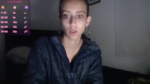 Snapshot of emilly_2004 chatting on 02-16-25, 11:05 Emilly Gomez online show from 02-16-25, 11:05