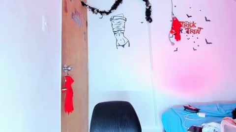 emily online show from 10-12-25, 01:21