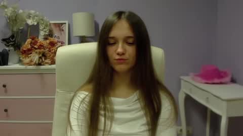 Emilly online show from 01-28-25, 07:43