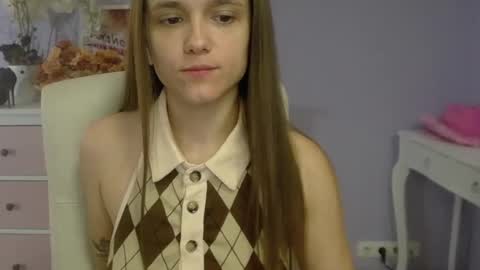 Emilly online show from 03-12-25, 10:59