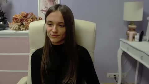 Emilly online show from 10-02-25, 07:04