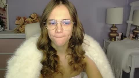 Emilly online show from 11-28-25, 07:44