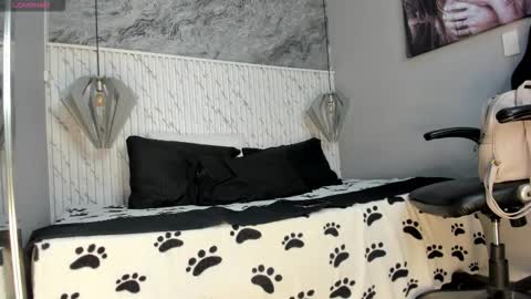 emilly_mell online show from 09-15-25, 11:10