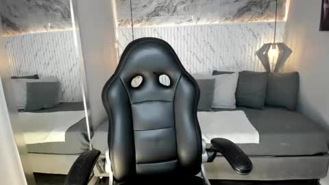 emilly_mell online show from 09-18-25, 11:23