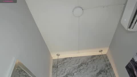 Snapshot of emilly_mell chatting on 12-15-25, 11:47 emilly_mell online show from 12-15-25, 11:47