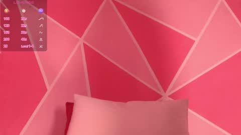 Snapshot of emilly_smiithh chatting on 11-21-25, 04:00 emilly_smiithh online show from 11-21-25, 04:00