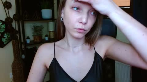 Emilly online show from 03-12-26, 11:49