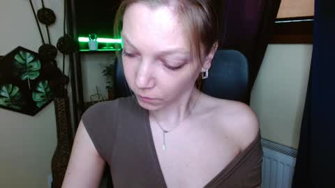 Emilly online show from 04-07-26, 06:03