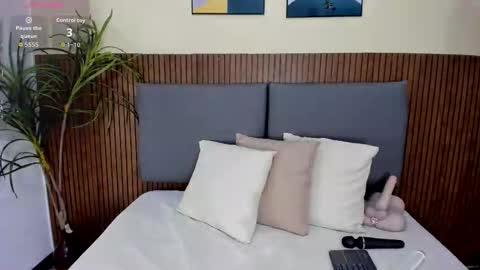 emillyharper_ online show from 10-08-25, 04:10