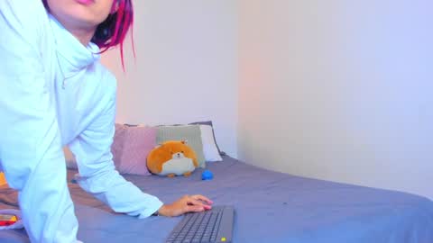 Snapshot of emillyhils1 chatting on 02-05-25, 06:46 emilly online show from 02-05-25, 06:46