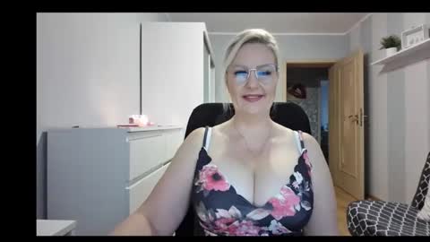 EmillyLove online show from 12-04-25, 07:39