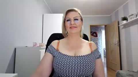 EmillyLove online show from 03-28-26, 12:05