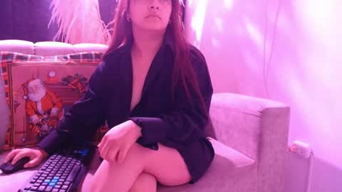 Snapshot of emily308876 chatting on 04-25-26, 01:14 emily308876 online show from 04-25-26, 01:14