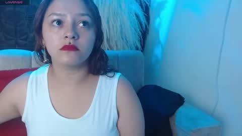 Snapshot of emily308876 chatting on 05-29-26, 01:42 emily308876 online show from 05-29-26, 01:42