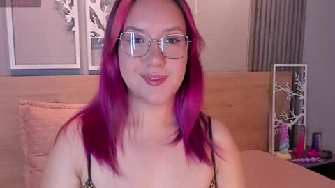 Snapshot of emily_5weet chatting on 11-25-25, 03:50 Emily online show from 11-25-25, 03:50