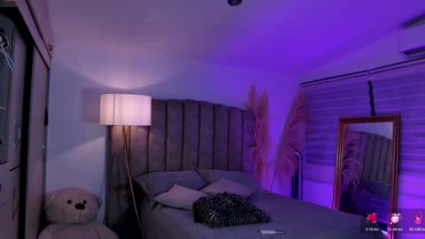 Snapshot of emily_____ chatting on 02-17-26, 01:24 emily valentina online show from 02-17-26, 01:24