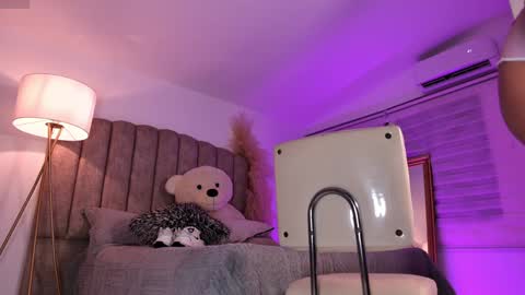 Snapshot of emily_____ chatting on 03-04-26, 02:06 emily valentina online show from 03-04-26, 02:06