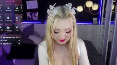 Snapshot of emily_air chatting on 12-21-24, 04:57 Emily online show from 12-21-24, 04:57