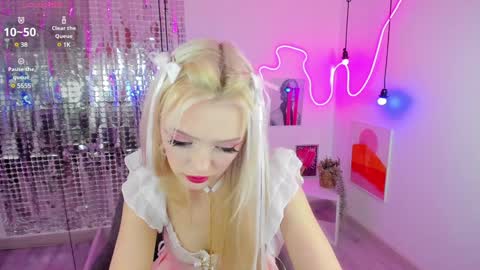 Snapshot of emily_air chatting on 01-25-25, 05:51 Emily online show from 01-25-25, 05:51