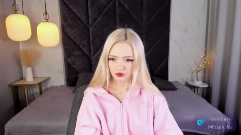 Emily online show from 11-08-25, 04:40