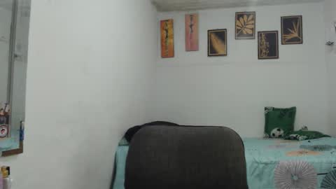 Snapshot of emily_babybo chatting on 10-15-25, 09:31 Emily online show from 10-15-25, 09:31