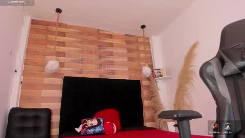 emily_brown04 online show from 01-06-26, 11:14