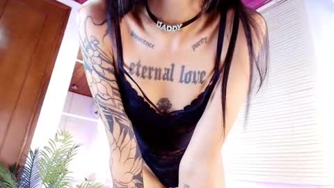 Snapshot of emily_burton18 chatting on 02-11-26, 12:10 Emily Burton online show from 02-11-26, 12:10