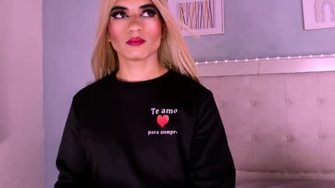 emily_castillo1_ online show from 09-27-25, 05:23