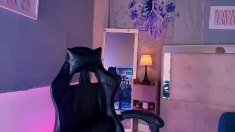 Snapshot of emily_castillo1_ chatting on 06-11-26, 06:55 emily_castillo1_ online show from 06-11-26, 06:55