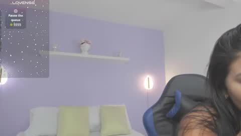 Snapshot of emily_castle chatting on 07-27-26, 07:10 E M I online show from 07-27-26, 07:10