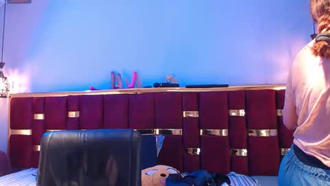 Snapshot of emily_fox_3 chatting on 10-30-25, 11:44 emily fox 3 online show from 10-30-25, 11:44