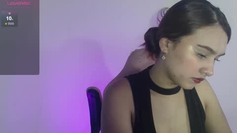 Snapshot of emily_fox_3 chatting on 11-20-25, 06:02 emily fox 3 online show from 11-20-25, 06:02