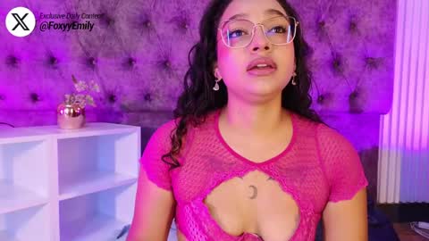 Snapshot of emily_foxyy chatting on 05-18-26, 07:09 Emily online show from 05-18-26, 07:09