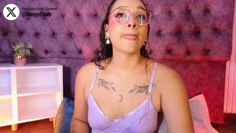 Snapshot of emily_foxyy chatting on 05-19-26, 07:09 Emily online show from 05-19-26, 07:09