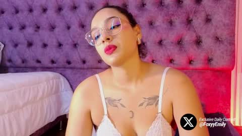 Snapshot of emily_foxyy chatting on 05-28-26, 07:11 Emily online show from 05-28-26, 07:11