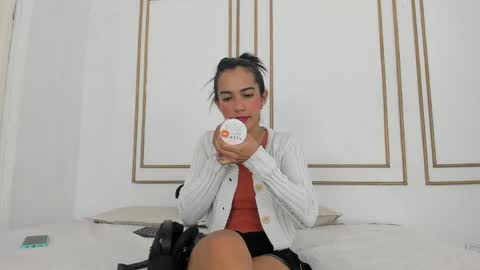 emily_gaviria1 online show from 04-12-26, 12:10