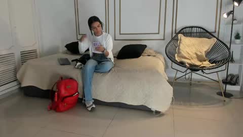 emily_gaviria1 online show from 05-13-26, 12:13