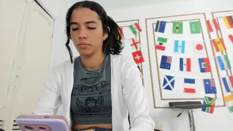 Snapshot of emily_gaviria1 chatting on 06-25-26, 12:09 emily_gaviria1 online show from 06-25-26, 12:09