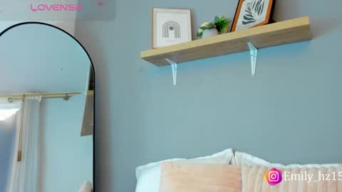 Snapshot of emily_haze chatting on 02-15-25, 01:27 Emily online show from 02-15-25, 01:27