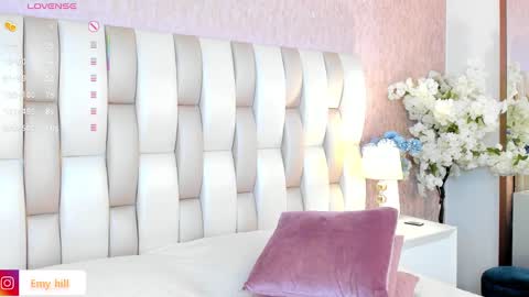 EMILY   Monday 5-2 am From Tuesday to Friday5-1 am Colombia time online show from 02-06-25, 04:21