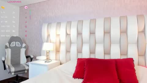 EMILY   Monday 5-2 am From Tuesday to Friday5-1 am Colombia time online show from 02-19-25, 04:12