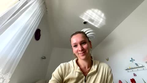 Snapshot of emily_in_parisss chatting on 10-02-25, 08:43 Emily  online show from 10-02-25, 08:43